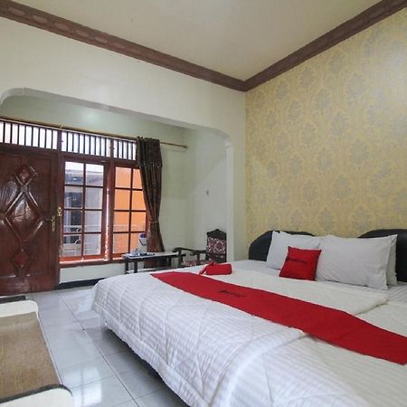 Reddoorz Near Sarangan Lake Magetan Esterno foto