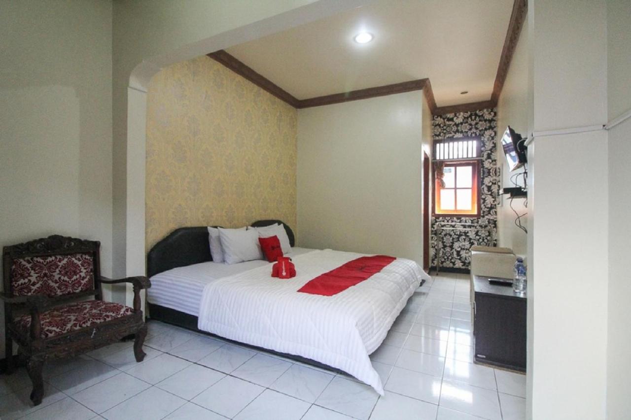 Reddoorz Near Sarangan Lake Magetan Esterno foto