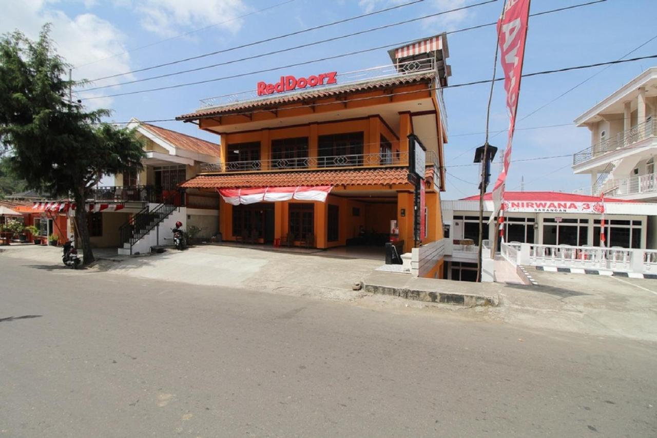 Reddoorz Near Sarangan Lake Magetan Esterno foto